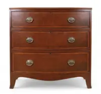 English Georgian Style chest of drawers